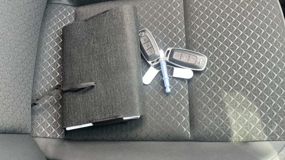 Nissan Juke 1.0 DiG-T N-Connecta 5dr Petrol Hatchback - Image 19