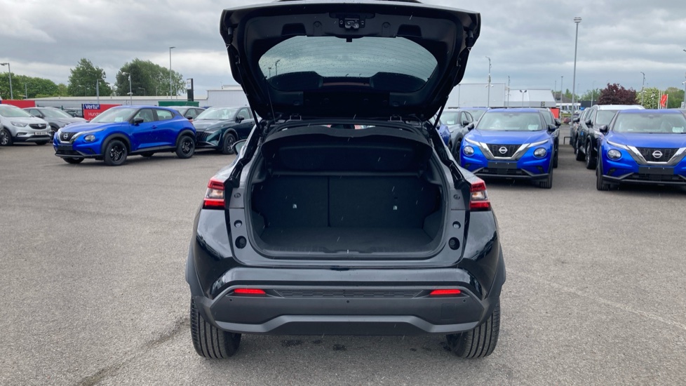 Nissan Juke 1.0 DiG-T N-Connecta 5dr Petrol Hatchback - Image 4