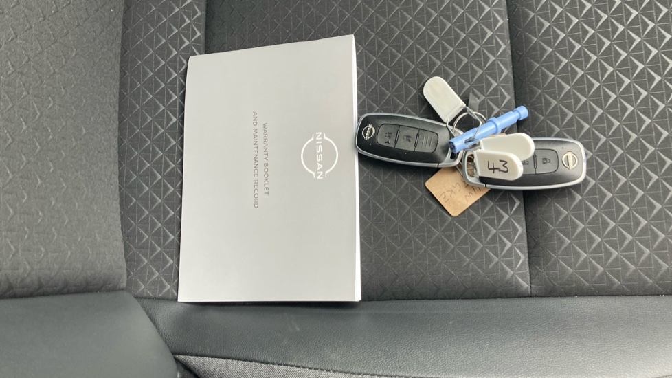 Nissan Juke 1.0 DiG-T N-Connecta 5dr Petrol Hatchback - Image 19