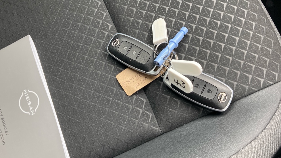Nissan Juke 1.0 DiG-T N-Connecta 5dr Petrol Hatchback - Image 20