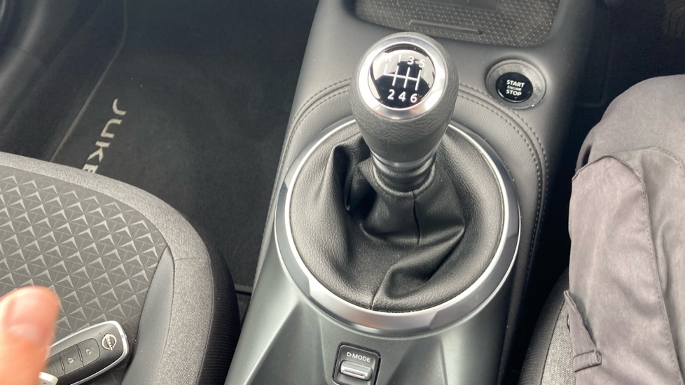 Nissan Juke 1.0 DiG-T N-Connecta 5dr Petrol Hatchback - Image 24