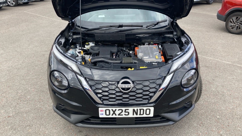 Nissan Juke 1.6 Hybrid Tekna 5dr Auto Hybrid Hatchback - Image 8