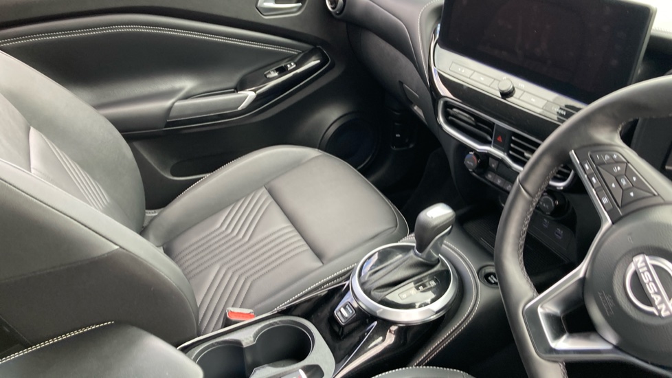 Nissan Juke 1.6 Hybrid Tekna 5dr Auto Hybrid Hatchback - Image 14
