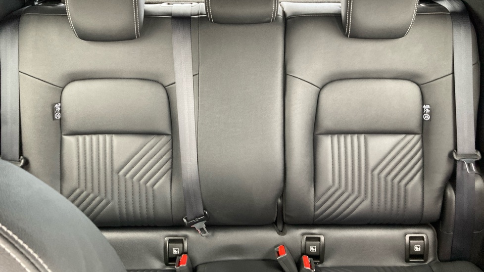 Nissan Juke 1.6 Hybrid Tekna 5dr Auto Hybrid Hatchback - Image 15