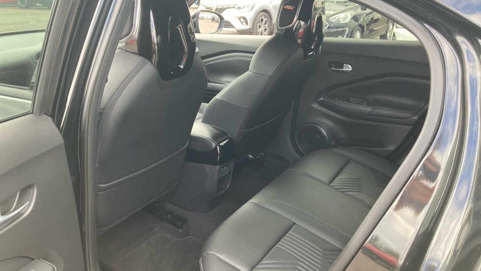 Nissan Juke 1.6 Hybrid Tekna 5dr Auto Hybrid Hatchback - Image 16