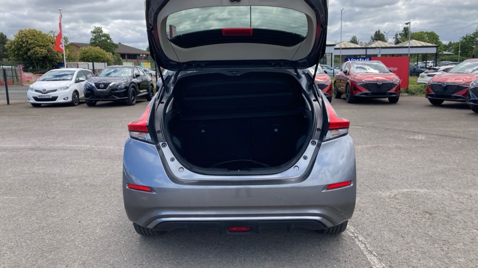 Nissan LEAF 110kW N-Connecta 39kWh 5dr Auto Electric Hatchback - Image 4