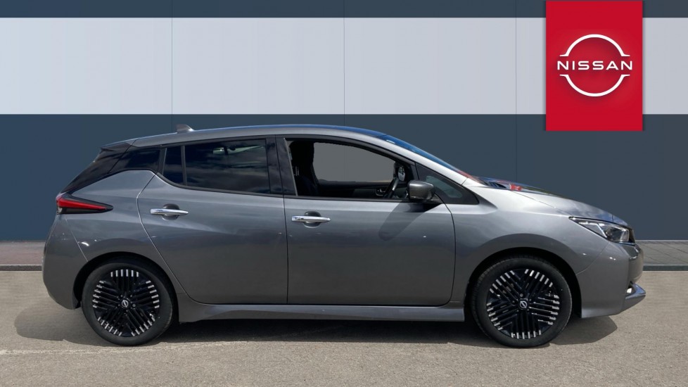 Nissan LEAF 110kW N-Connecta 39kWh 5dr Auto Electric Hatchback - Image 5