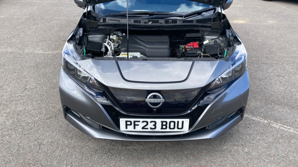 Nissan LEAF 110kW N-Connecta 39kWh 5dr Auto Electric Hatchback - Image 8