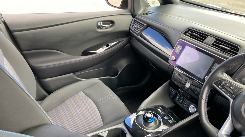 Nissan LEAF 110kW N-Connecta 39kWh 5dr Auto Electric Hatchback - Image 14
