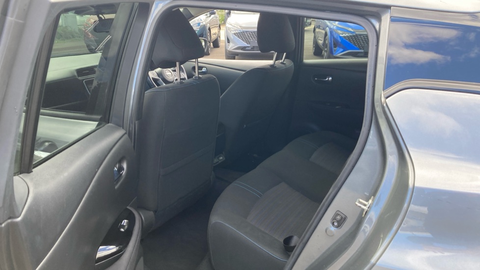 Nissan LEAF 110kW N-Connecta 39kWh 5dr Auto Electric Hatchback - Image 16