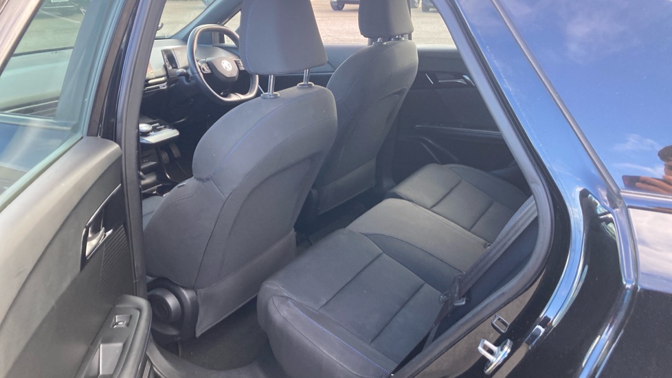 MG MG4 125kW SE EV 51kWh 5dr Auto Electric Hatchback - Image 16