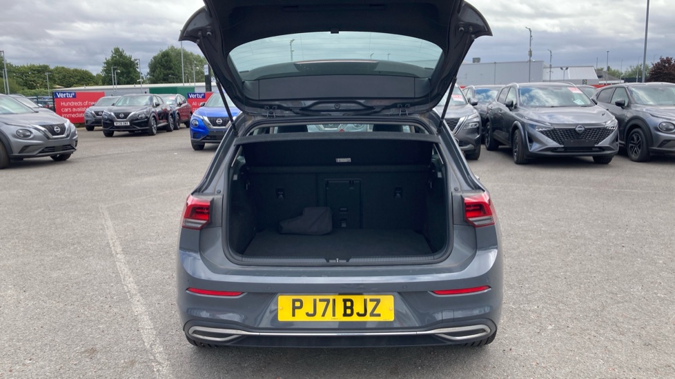 Volkswagen Golf 1.5 eTSI 150 Style 5dr DSG Petrol Hatchback - Image 4