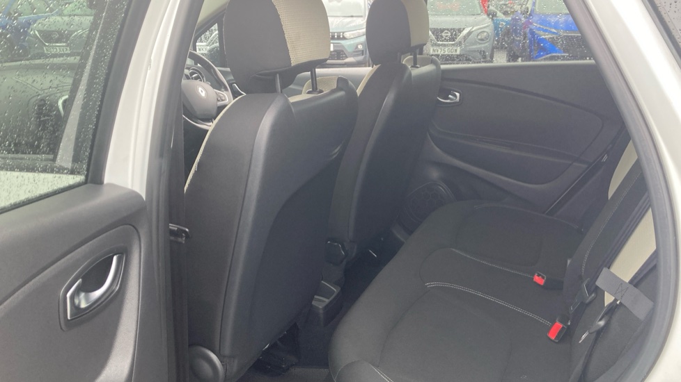 Renault Captur 1.5 dCi 90 Iconic 5dr EDC Diesel Hatchback - Image 16