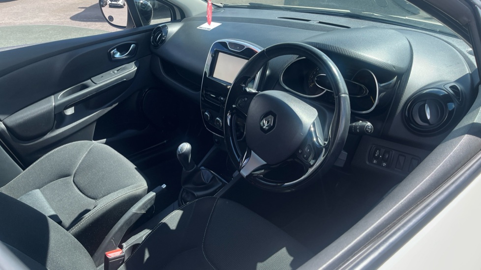 Renault Clio 1.2 16V Dynamique Nav 5dr Petrol Hatchback - Image 11