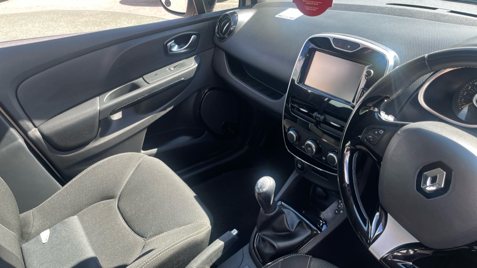 Renault Clio 1.2 16V Dynamique Nav 5dr Petrol Hatchback - Image 14