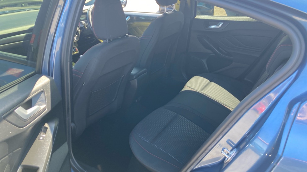 Ford Focus 1.5 EcoBoost 150 ST-Line 5dr Petrol Hatchback - Image 16