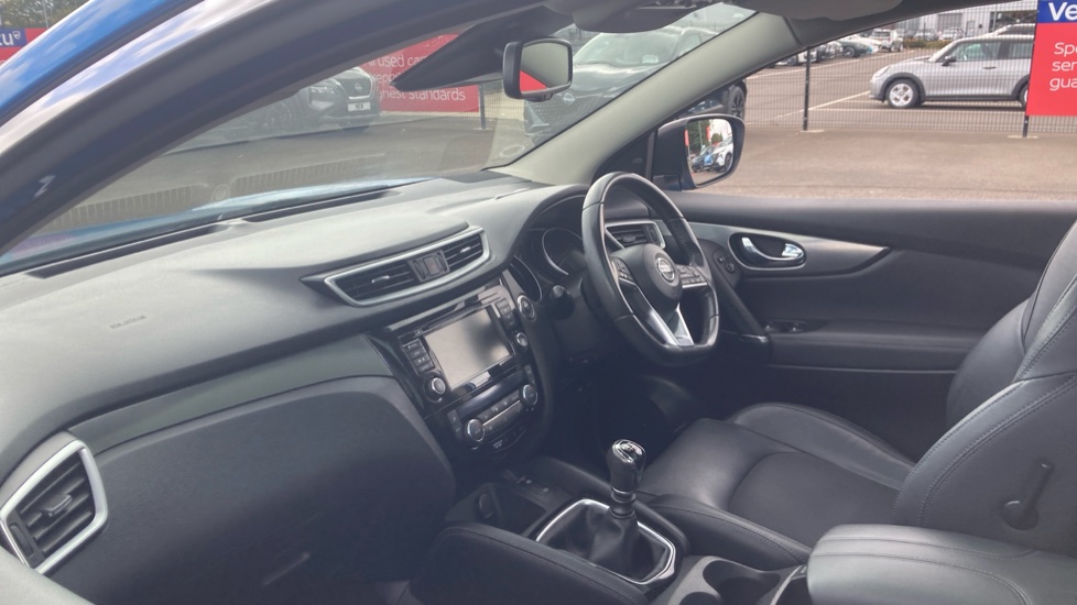 Nissan Qashqai 1.5 dCi 115 Tekna 5dr Diesel Hatchback - Image 9