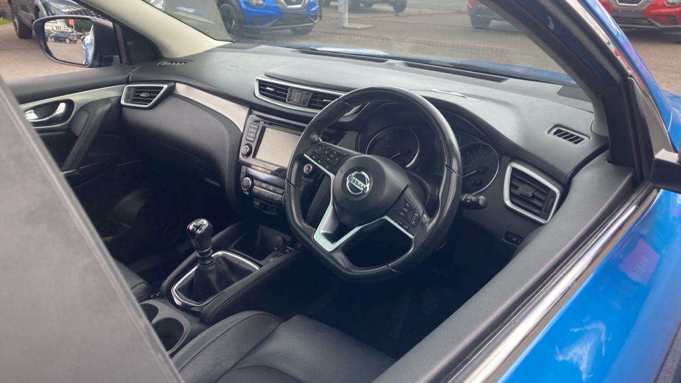 Nissan Qashqai 1.5 dCi 115 Tekna 5dr Diesel Hatchback - Image 11