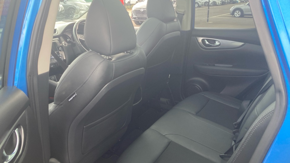 Nissan Qashqai 1.5 dCi 115 Tekna 5dr Diesel Hatchback - Image 16