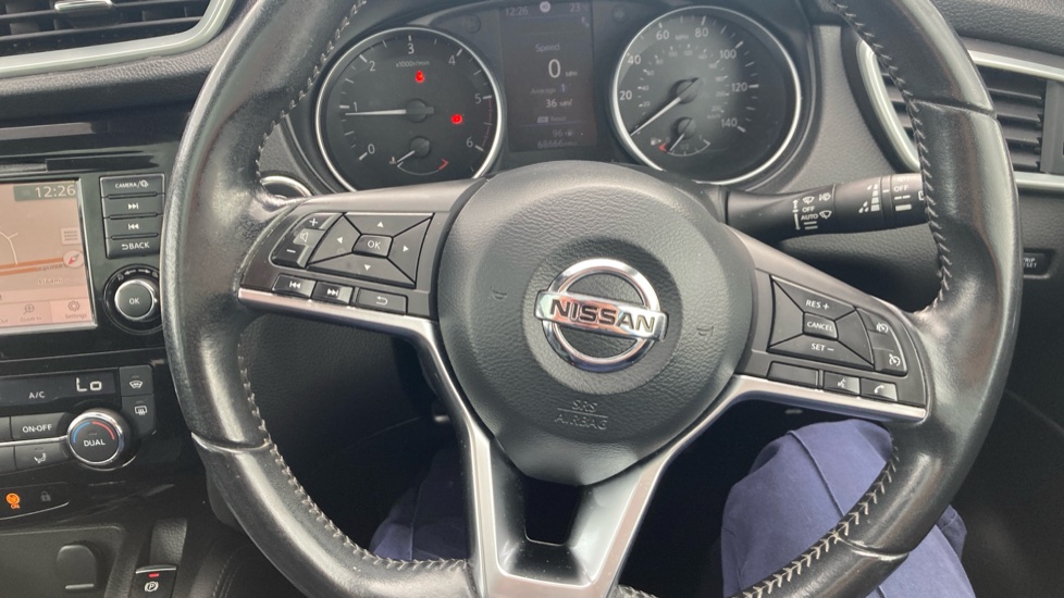 Nissan Qashqai 1.5 dCi 115 Tekna 5dr Diesel Hatchback - Image 25