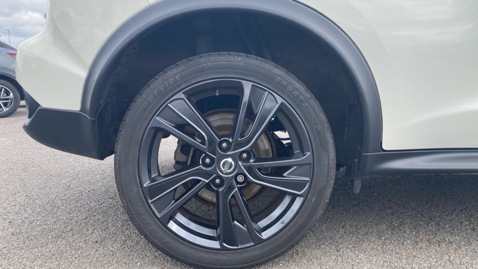 Nissan Juke 1.5 dCi N-Connecta 5dr Diesel Hatchback - Image 7