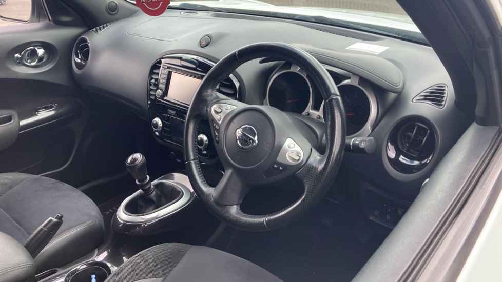 Nissan Juke 1.5 dCi N-Connecta 5dr Diesel Hatchback - Image 11