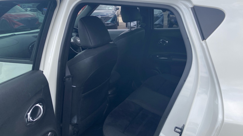 Nissan Juke 1.5 dCi N-Connecta 5dr Diesel Hatchback - Image 16