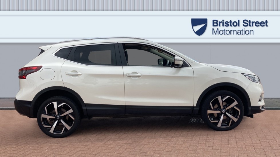 Nissan Qashqai 1.5 dCi 115 Tekna 5dr Diesel Hatchback - Image 5
