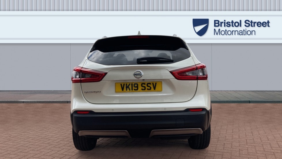 Nissan Qashqai 1.5 dCi 115 Tekna 5dr Diesel Hatchback - Image 6