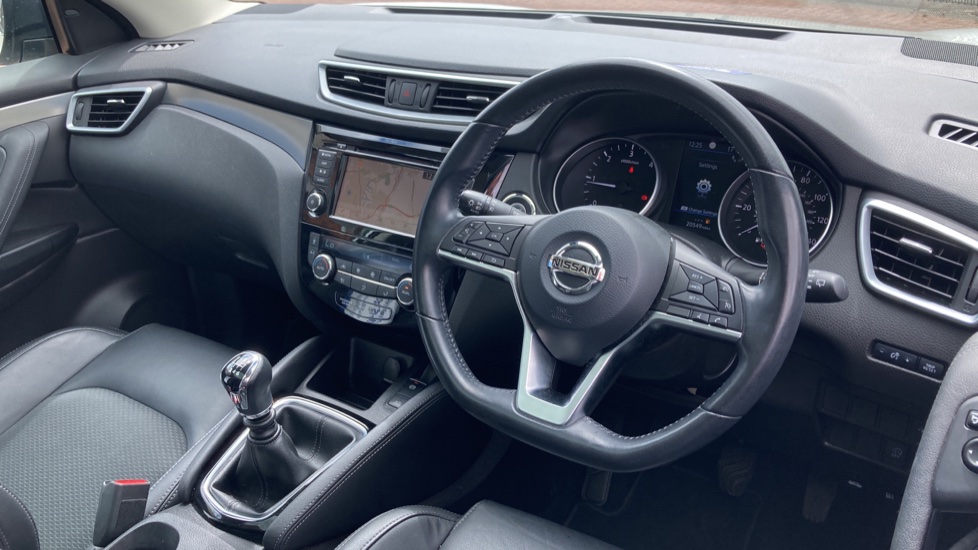Nissan Qashqai 1.5 dCi 115 Tekna 5dr Diesel Hatchback - Image 11