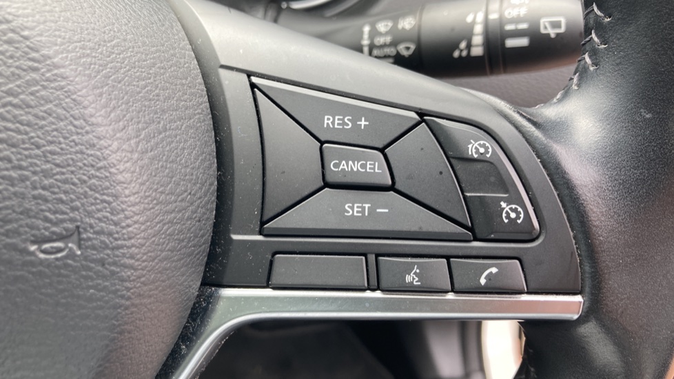 Nissan Qashqai 1.5 dCi 115 Tekna 5dr Diesel Hatchback - Image 24