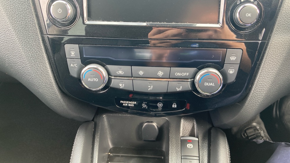 Nissan Qashqai 1.5 dCi 115 Tekna 5dr Diesel Hatchback - Image 31