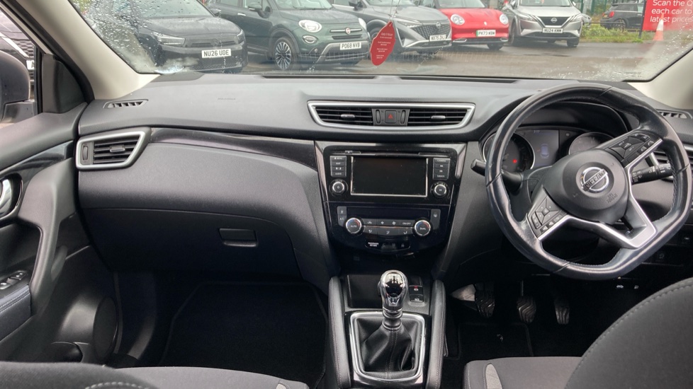 Nissan Qashqai 1.3 DiG-T Acenta Premium 5dr Petrol Hatchback - Image 10