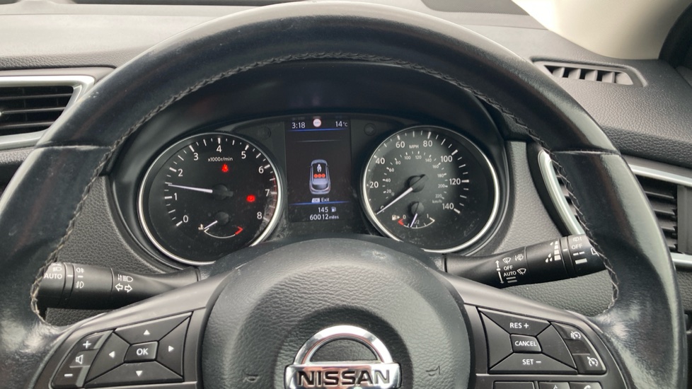 Nissan Qashqai 1.3 DiG-T Acenta Premium 5dr Petrol Hatchback - Image 18