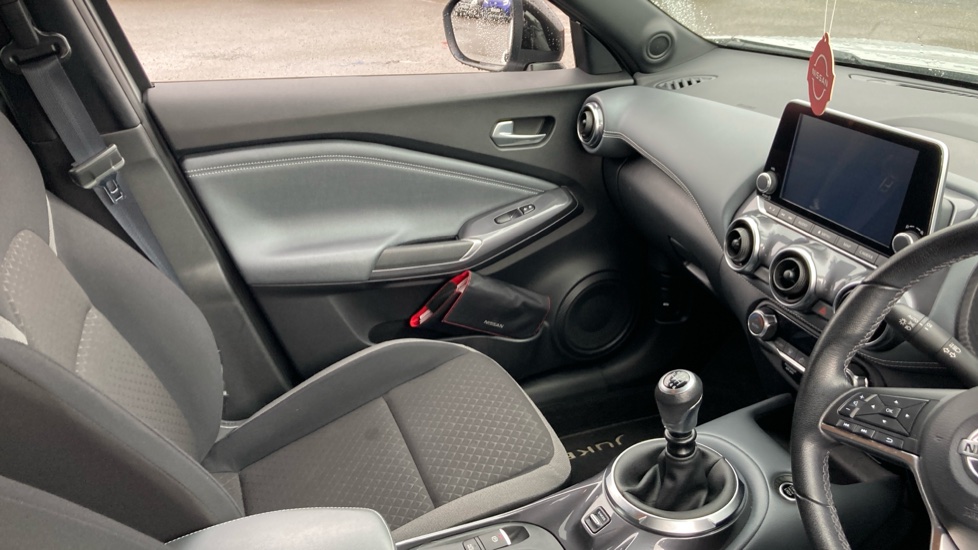 Nissan Juke 1.0 DiG-T 114 N-Connecta 5dr Petrol Hatchback - Image 14