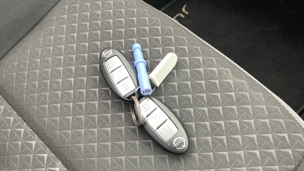 Nissan Juke 1.0 DiG-T 114 N-Connecta 5dr Petrol Hatchback - Image 20