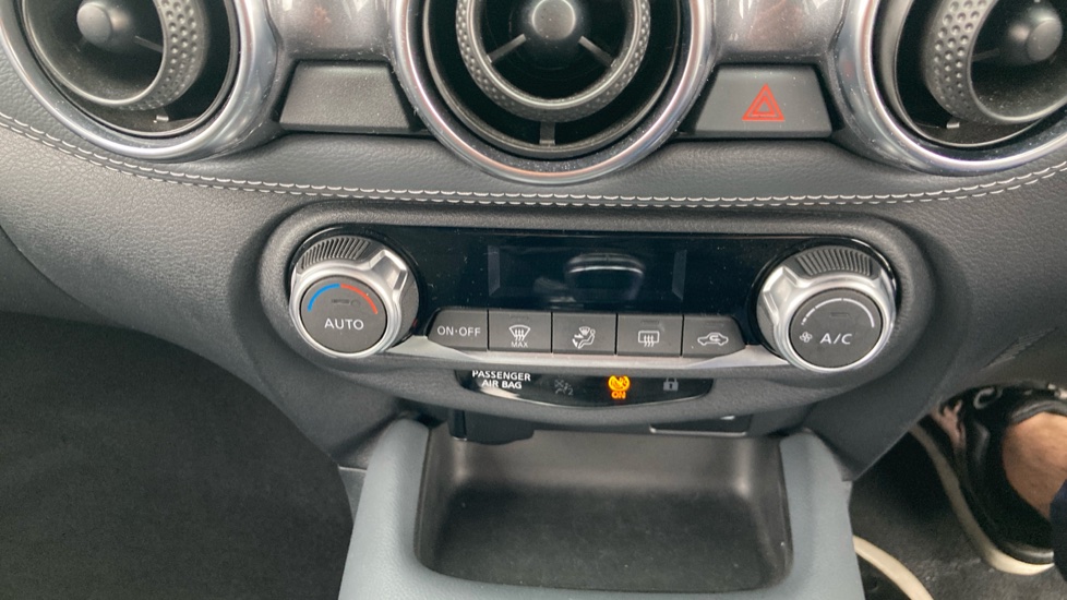 Nissan Juke 1.0 DiG-T 114 N-Connecta 5dr Petrol Hatchback - Image 22