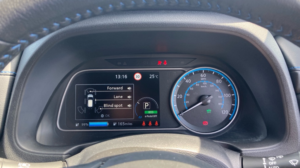 Nissan LEAF 110kW Shiro 39kWh 5dr Auto Electric Hatchback - Image 18