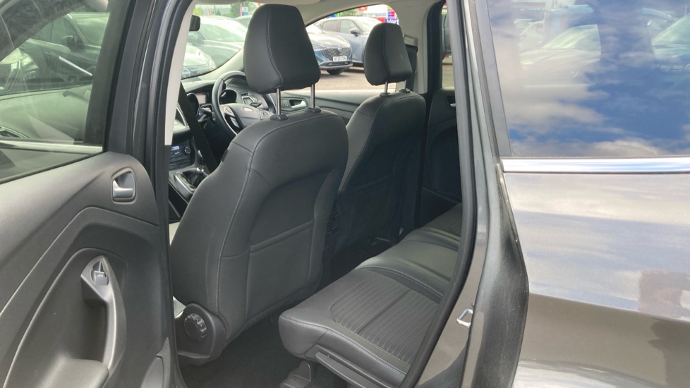 Ford Kuga 1.5 TDCi Titanium Edition 5dr 2WD Diesel Estate - Image 16