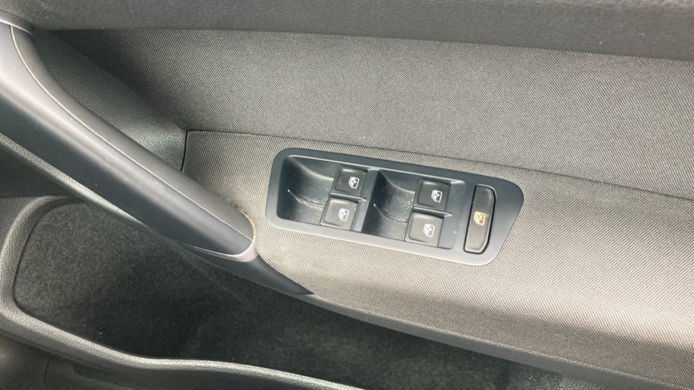 Volkswagen Golf SV 1.4 TSI SE 5dr Petrol Hatchback - Image 26