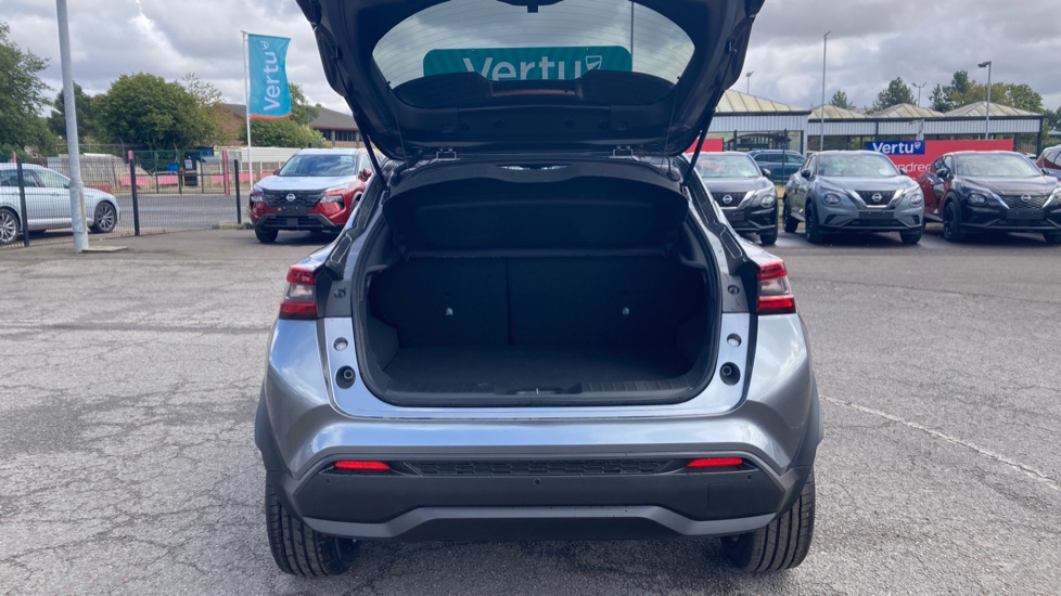 Nissan Juke 1.0 DiG-T N-Connecta 5dr Petrol Hatchback - Image 4