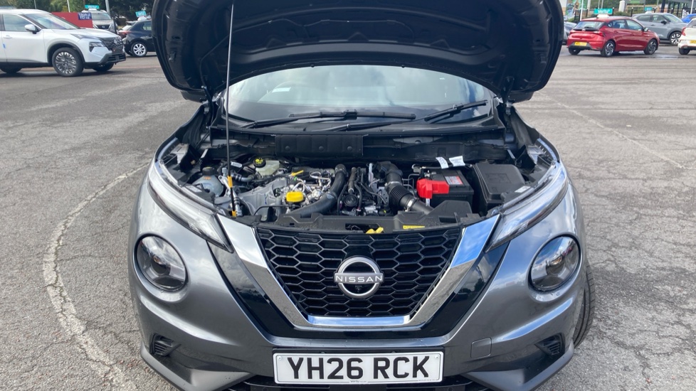 Nissan Juke 1.0 DiG-T N-Connecta 5dr Petrol Hatchback - Image 8