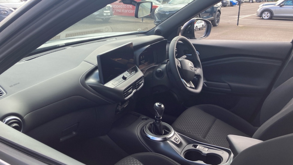 Nissan Juke 1.0 DiG-T N-Connecta 5dr Petrol Hatchback - Image 9
