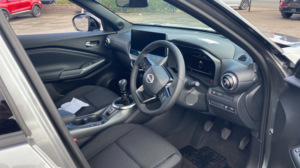 Nissan Juke 1.0 DiG-T N-Connecta 5dr Petrol Hatchback - Image 11