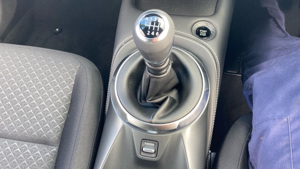 Nissan Juke 1.0 DiG-T N-Connecta 5dr Petrol Hatchback - Image 13
