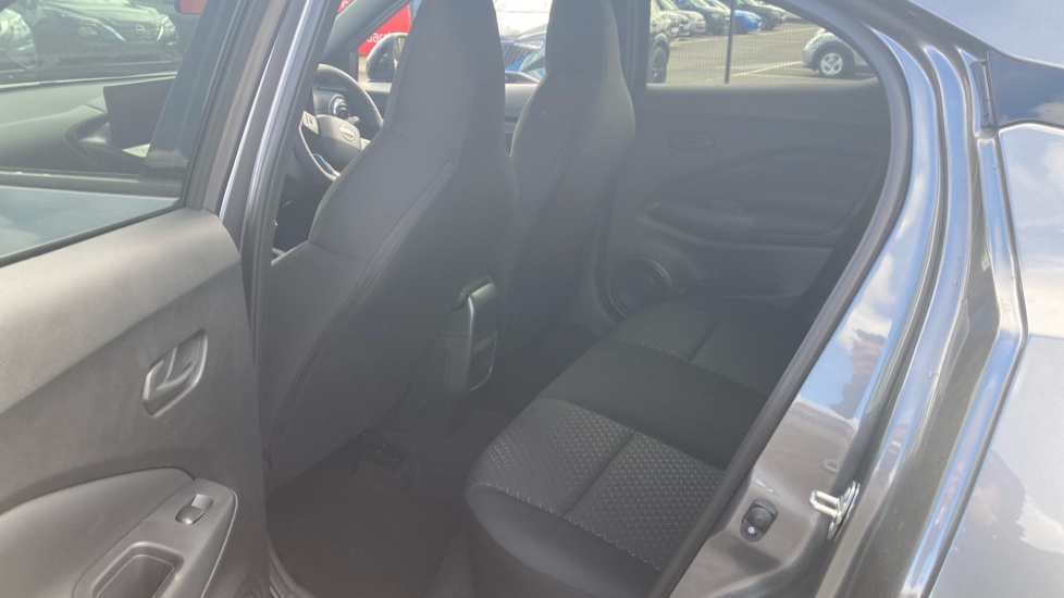 Nissan Juke 1.0 DiG-T N-Connecta 5dr Petrol Hatchback - Image 16