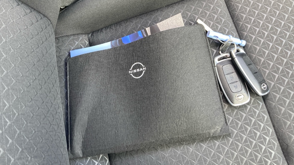 Nissan Juke 1.0 DiG-T N-Connecta 5dr Petrol Hatchback - Image 19
