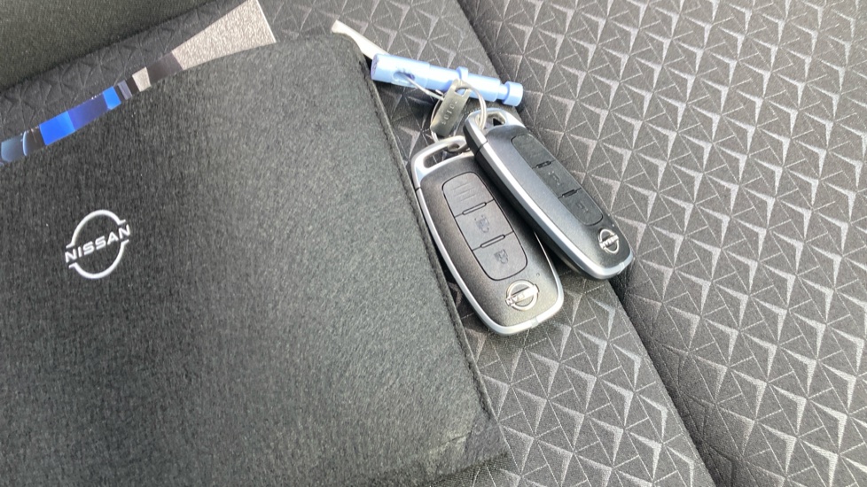 Nissan Juke 1.0 DiG-T N-Connecta 5dr Petrol Hatchback - Image 20