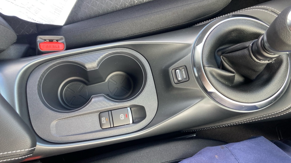 Nissan Juke 1.0 DiG-T N-Connecta 5dr Petrol Hatchback - Image 23
