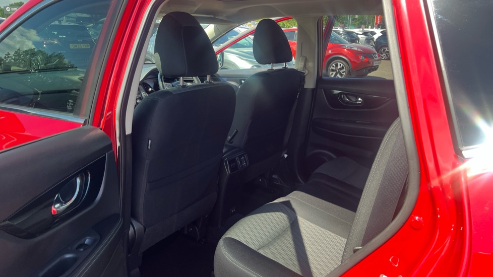 Nissan X-Trail 1.3 DiG-T 158 N-Connecta 5dr DCT Petrol Station Wagon - Image 16
